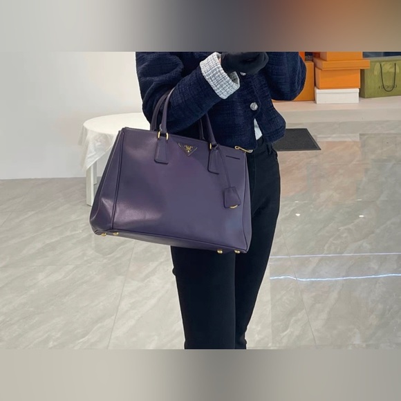 Prada Galleria Saffiano Bag - Picture 10 of 10